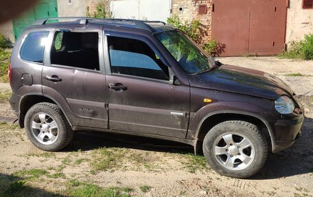 Chevrolet Niva I рестайлинг, 2010 год, 380 000 рублей, 2 фотография