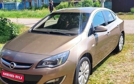 Opel Astra J, 2013 год, 910 000 рублей, 1 фотография