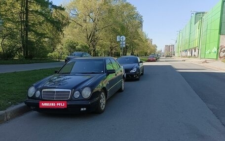 Mercedes-Benz E-Класс, 1995 год, 650 000 рублей, 8 фотография