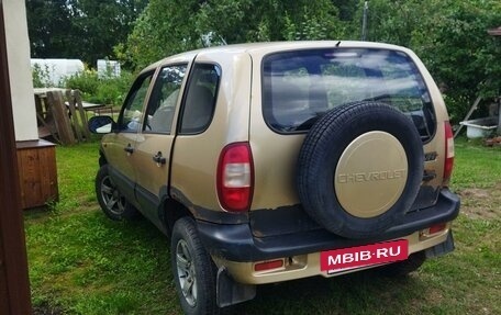 Chevrolet Niva I рестайлинг, 2004 год, 215 000 рублей, 3 фотография