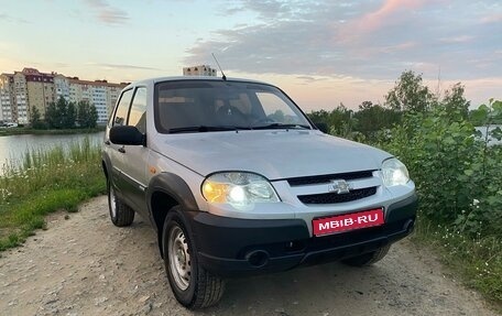 Chevrolet Niva I рестайлинг, 2009 год, 490 000 рублей, 1 фотография