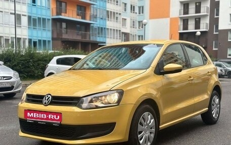 Volkswagen Polo VI (EU Market), 2011 год, 630 000 рублей, 2 фотография