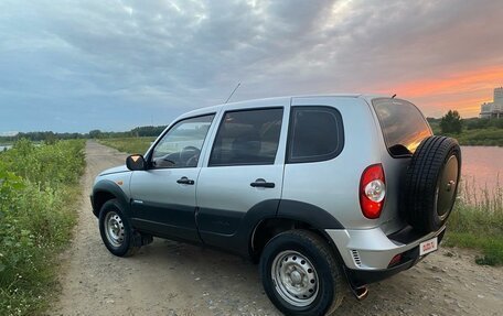 Chevrolet Niva I рестайлинг, 2009 год, 490 000 рублей, 5 фотография