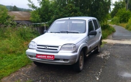 Chevrolet Niva I рестайлинг, 2004 год, 320 000 рублей, 1 фотография