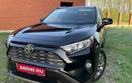 Toyota RAV4, 2020 год, 3 970 000 рублей, 1 фотография