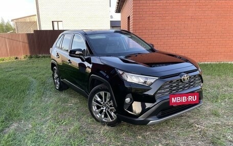 Toyota RAV4, 2020 год, 3 970 000 рублей, 2 фотография