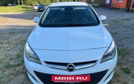 Opel Astra J, 2013 год, 1 000 000 рублей, 3 фотография