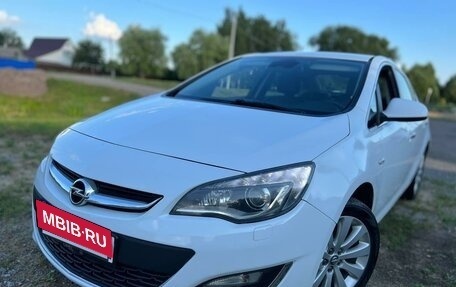 Opel Astra J, 2013 год, 1 000 000 рублей, 5 фотография