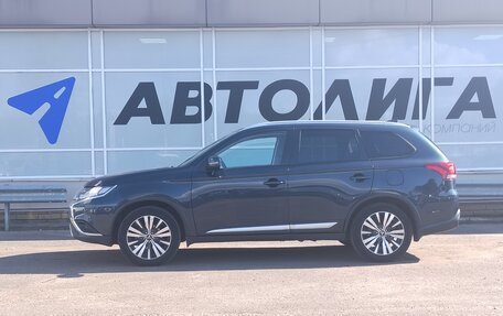 Mitsubishi Outlander III рестайлинг 3, 2018 год, 2 147 000 рублей, 4 фотография