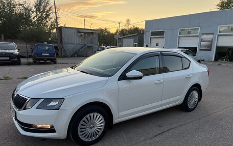 Skoda Octavia, 2017 год, 1 795 000 рублей, 10 фотография