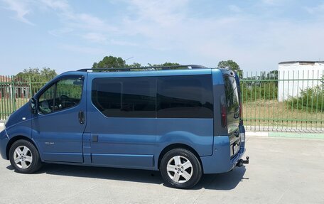 Renault Trafic, 2004 год, 1 850 000 рублей, 7 фотография