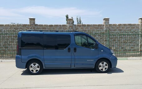 Renault Trafic, 2004 год, 1 850 000 рублей, 16 фотография