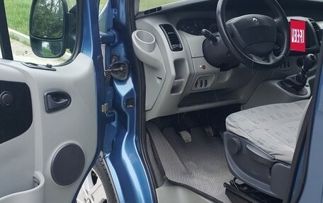 Renault Trafic, 2004 год, 1 850 000 рублей, 20 фотография