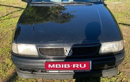 Volkswagen Polo III рестайлинг, 1996 год, 300 000 рублей, 1 фотография