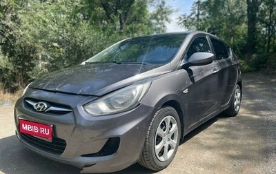 Hyundai Solaris II рестайлинг, 2011 год, 660 000 рублей, 1 фотография