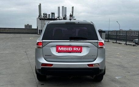 Mitsubishi Outlander III рестайлинг 3, 2013 год, 1 420 871 рублей, 4 фотография