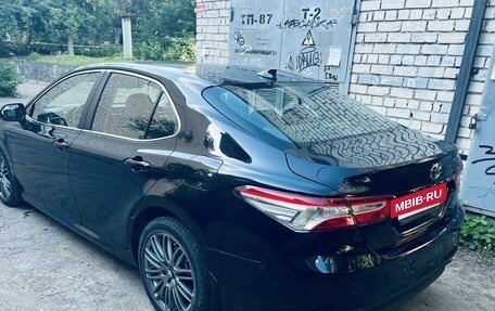 Toyota Camry, 2018 год, 2 877 000 рублей, 3 фотография