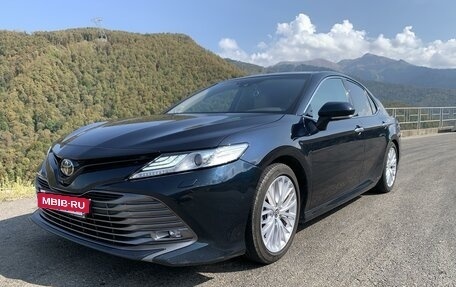 Toyota Camry, 2018 год, 3 350 000 рублей, 2 фотография