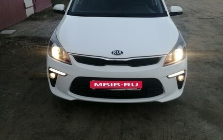 KIA Rio IV, 2018 год, 1 920 000 рублей, 2 фотография