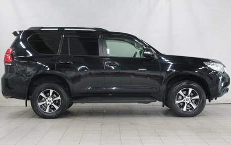 Toyota Land Cruiser Prado 150 рестайлинг 2, 2019 год, 4 999 000 рублей, 4 фотография