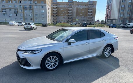 Toyota Camry, 2021 год, 3 000 000 рублей, 10 фотография