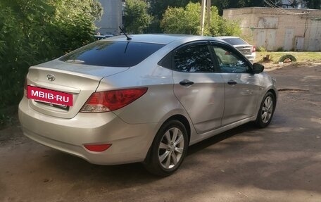 Hyundai Solaris II рестайлинг, 2013 год, 810 000 рублей, 10 фотография