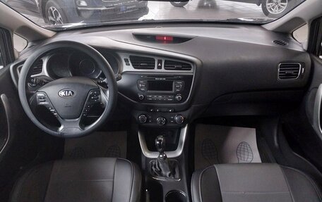 KIA cee'd III, 2014 год, 910 000 рублей, 20 фотография