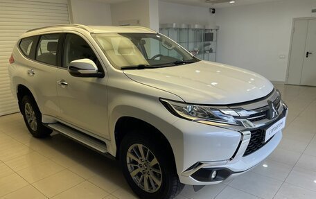 Mitsubishi Pajero Sport III рестайлинг, 2019 год, 3 300 000 рублей, 3 фотография