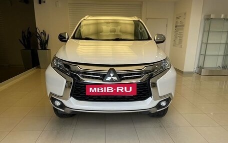 Mitsubishi Pajero Sport III рестайлинг, 2019 год, 3 300 000 рублей, 2 фотография