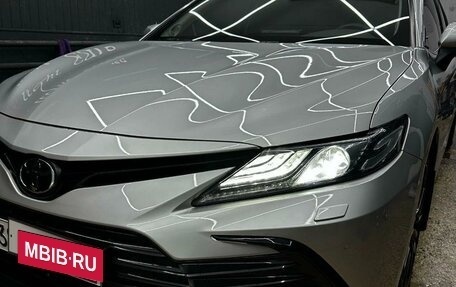 Toyota Camry, 2021 год, 3 650 000 рублей, 2 фотография