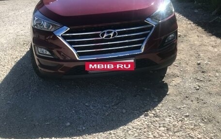 Hyundai Tucson III, 2019 год, 2 370 000 рублей, 2 фотография