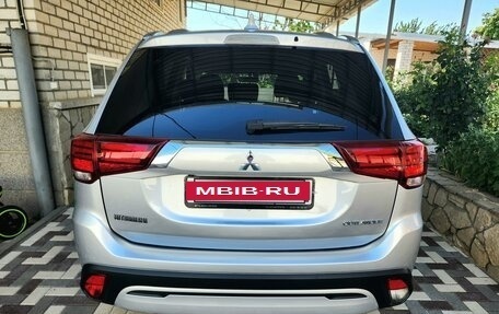 Mitsubishi Outlander III рестайлинг 3, 2019 год, 2 250 000 рублей, 7 фотография