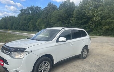 Mitsubishi Outlander III рестайлинг 3, 2013 год, 1 295 000 рублей, 1 фотография