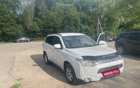 Mitsubishi Outlander III рестайлинг 3, 2013 год, 1 295 000 рублей, 3 фотография