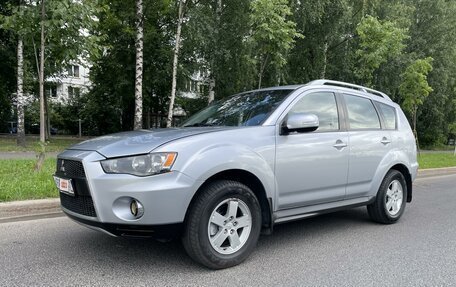 Mitsubishi Outlander III рестайлинг 3, 2010 год, 989 000 рублей, 1 фотография