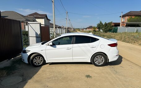 Hyundai Elantra VI рестайлинг, 2017 год, 1 050 000 рублей, 4 фотография