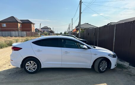 Hyundai Elantra VI рестайлинг, 2017 год, 1 050 000 рублей, 2 фотография