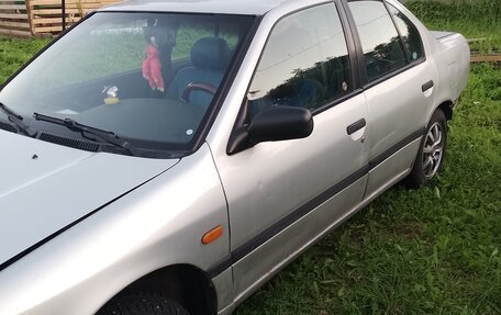 Nissan Primera II рестайлинг, 1995 год, 110 000 рублей, 2 фотография