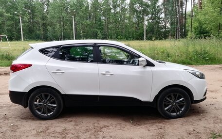 Hyundai ix35 I рестайлинг, 2015 год, 1 590 000 рублей, 2 фотография