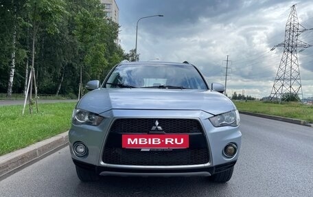 Mitsubishi Outlander III рестайлинг 3, 2010 год, 989 000 рублей, 2 фотография