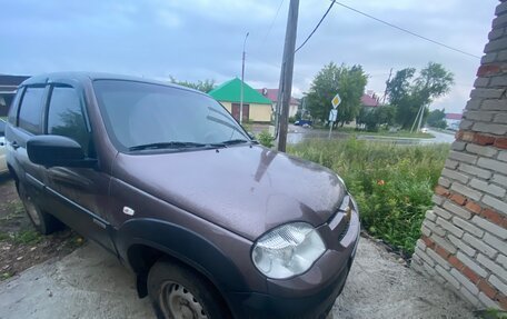 Chevrolet Niva I рестайлинг, 2018 год, 1 140 000 рублей, 3 фотография