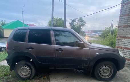 Chevrolet Niva I рестайлинг, 2018 год, 1 140 000 рублей, 2 фотография