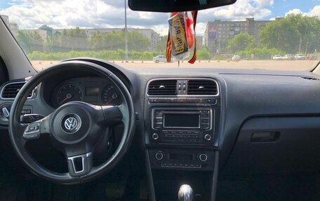 Volkswagen Polo VI (EU Market), 2011 год, 750 000 рублей, 4 фотография