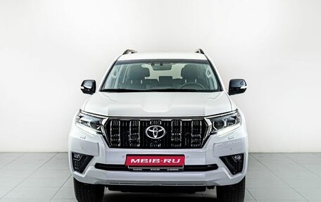 Toyota Land Cruiser Prado 150 рестайлинг 2, 2022 год, 8 900 000 рублей, 2 фотография