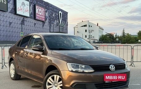 Volkswagen Jetta VI, 2013 год, 1 227 000 рублей, 2 фотография