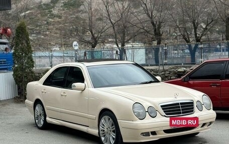 Mercedes-Benz E-Класс, 2001 год, 670 000 рублей, 3 фотография