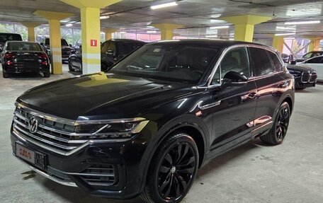 Volkswagen Touareg III, 2020 год, 6 300 000 рублей, 2 фотография