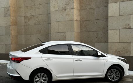 Hyundai Solaris II рестайлинг, 2022 год, 1 650 000 рублей, 6 фотография