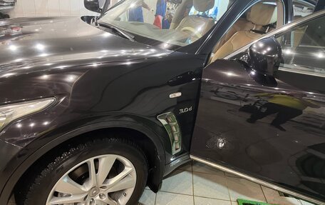 Infiniti QX70, 2016 год, 3 200 000 рублей, 10 фотография