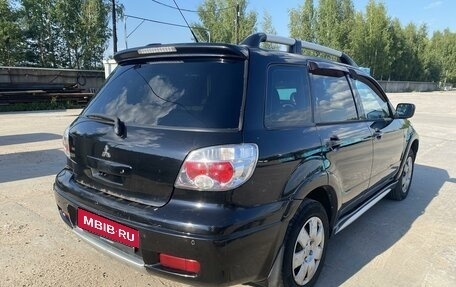 Mitsubishi Outlander III рестайлинг 3, 2007 год, 640 000 рублей, 4 фотография